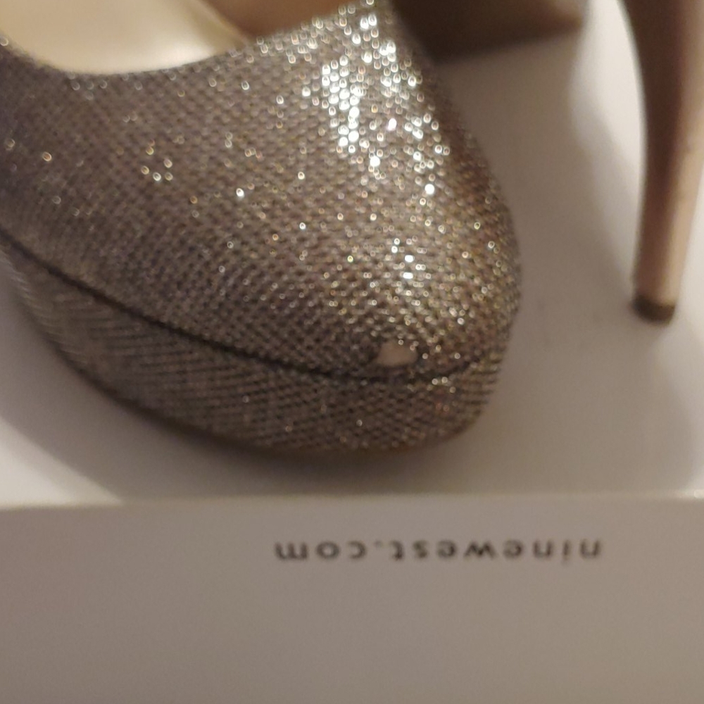 Pumps - Picture 2 of 3